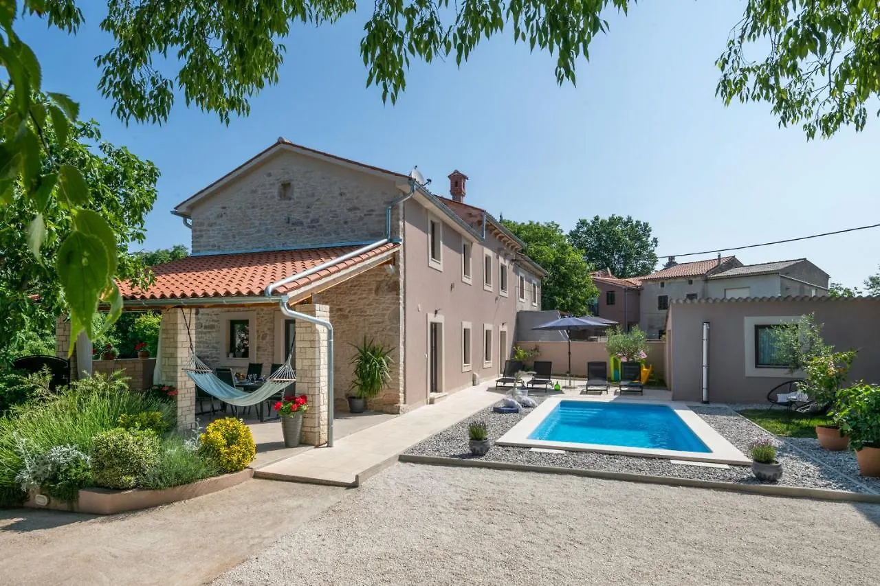 Villa Ena With Private Pool Pinezici  克罗地亚