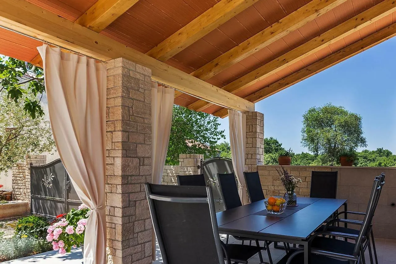 Villa Ena With Private Pool Pinezici